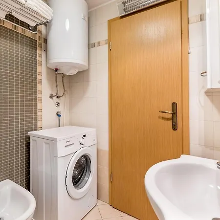 Luxurioeses 100 Meter * Baška