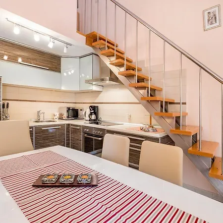 Luxurioeses 100 Meter Baška