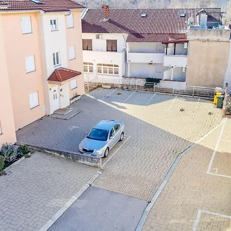 Luxurioeses 100 Meter Baška