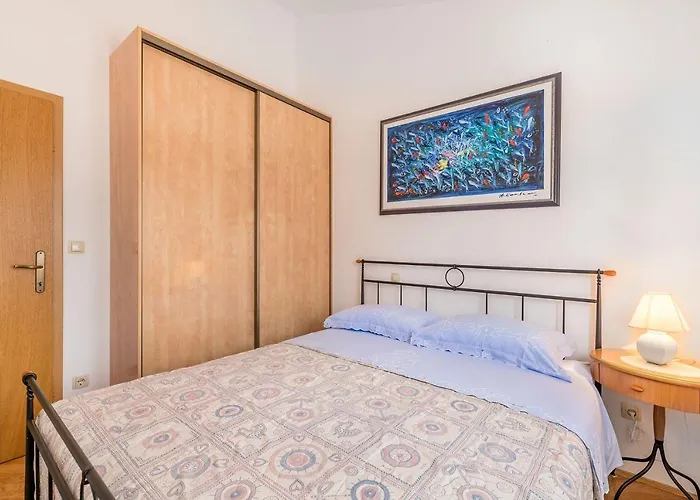 Luxurioeses 100 Meter Baška