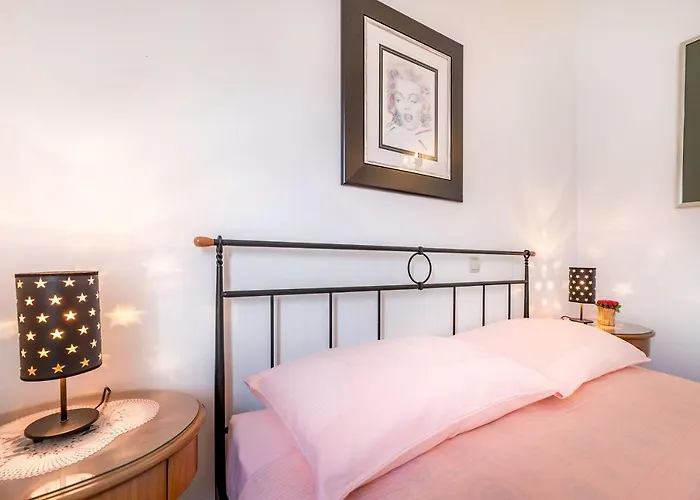 Luxurioeses 100 Meter * Baška