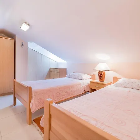 Luxurioeses 100 Meter Apartman