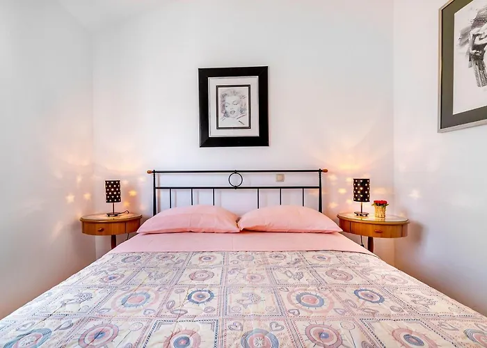 Luxurioeses 100 Meter アパート *