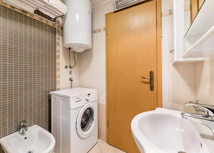 Luxurioeses 100 Meter * バスカ